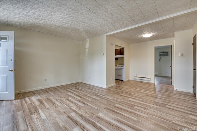 Building Photo - 1000 9th St