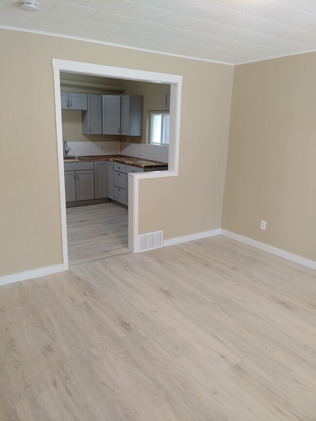 Building Photo - 545 Tronolone Pl