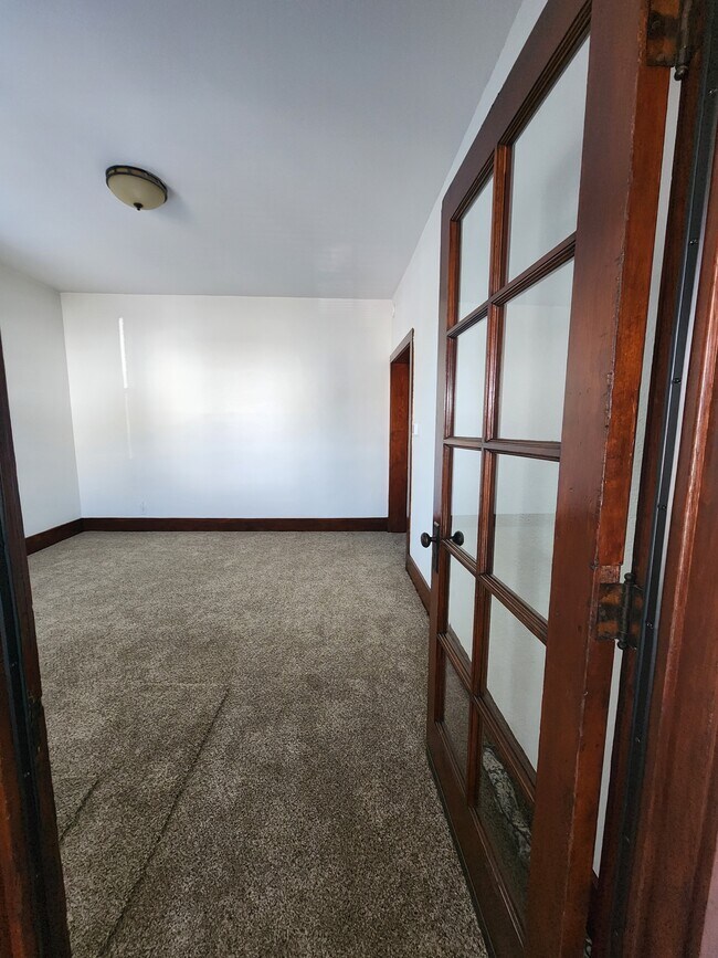 Foto del edificio - 2407 Windsor Ave