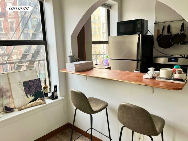 Foto del edificio - 448 E 13th St