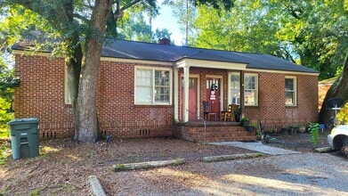 Building Photo - 1 Woodlawn Ct