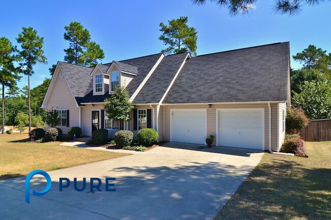 Building Photo - 209 Pine Loop Dr