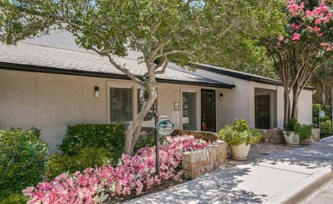 Building Photo - 2 bedroom in Dallas TX 75206