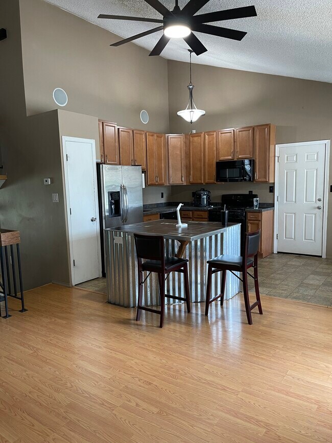 Building Photo - 835 Tammany Dr