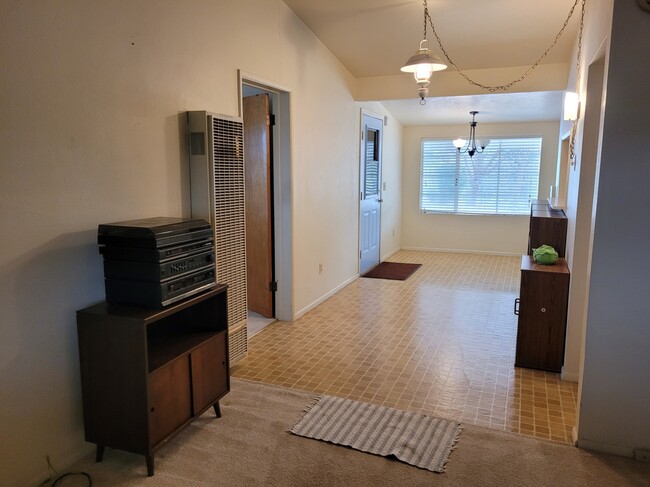 Building Photo - 600 El Recreo Ct