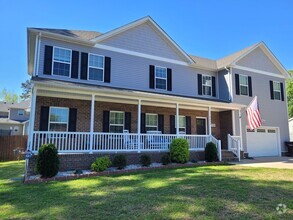 Building Photo - 4033 Woodland Dr