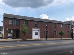 Building Photo - 358 Main St