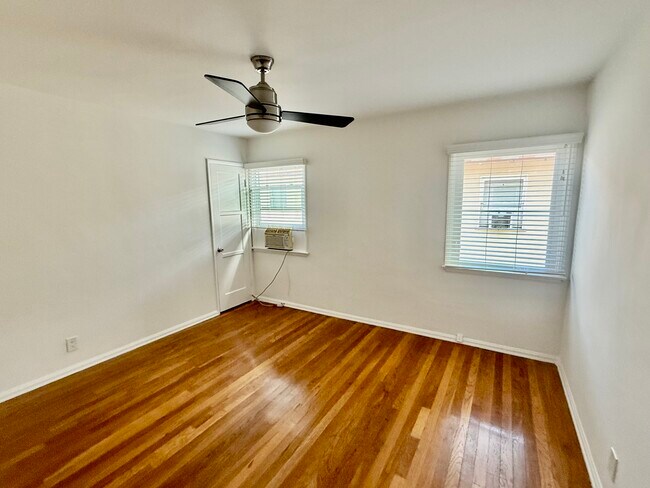 Foto del edificio - 11152-11154 Morrison St