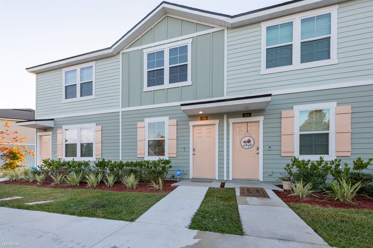 Foto principal - 2 br, 2.5 bath Townhome - 508 Running Wood...