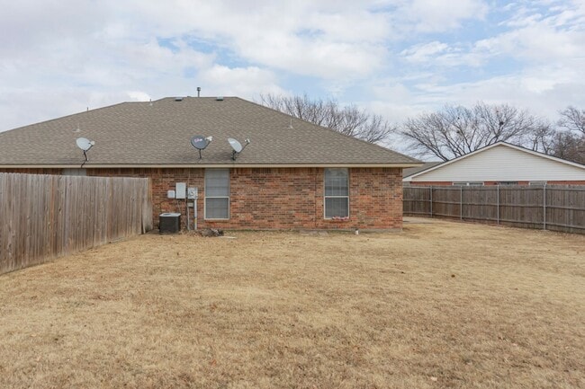 Building Photo - 810 Delmar Cir
