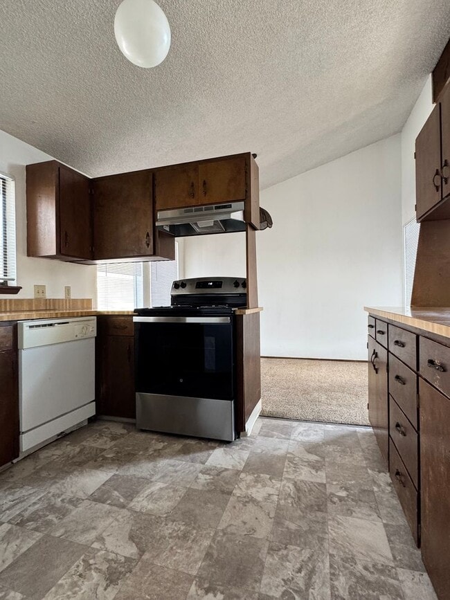 Building Photo - W801