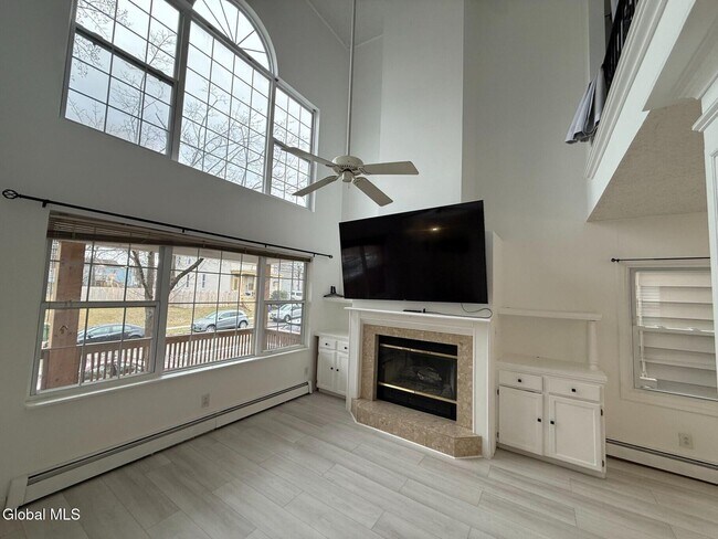 Foto del edificio - 27 McElwain Ave