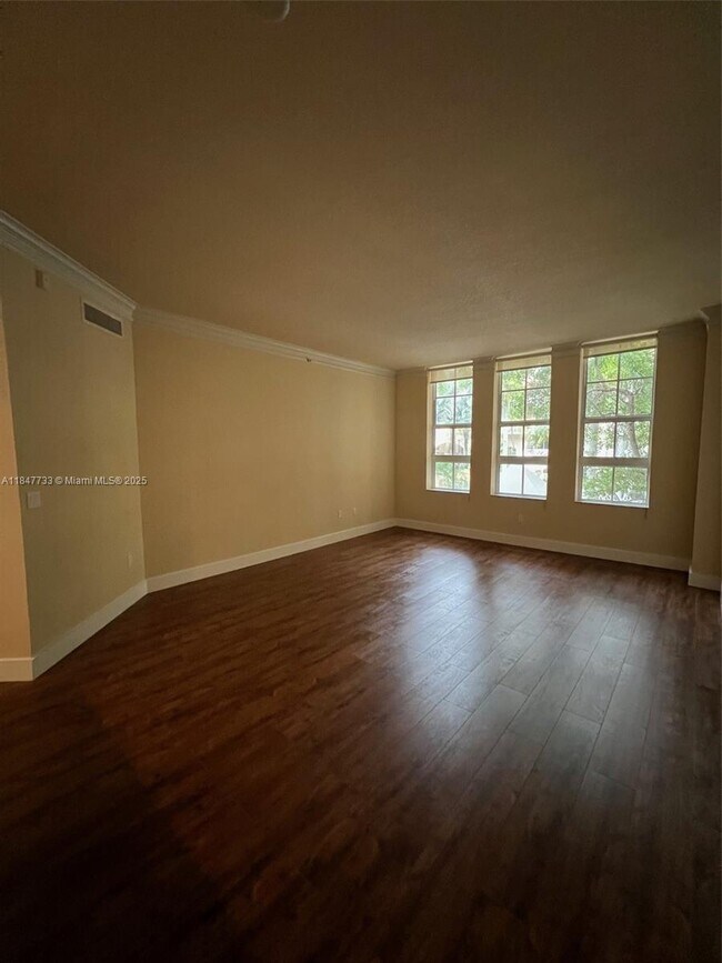Foto del edificio - 3001 NE 185th St