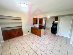 Building Photo - 10869 Pear Tree Ln