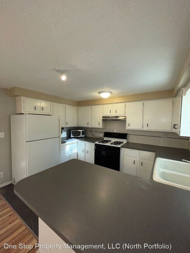 Building Photo - 3 br, 2.5 bath House - 5801 N Woodland Avenue