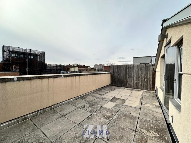 Building Photo - 836 Bergen St