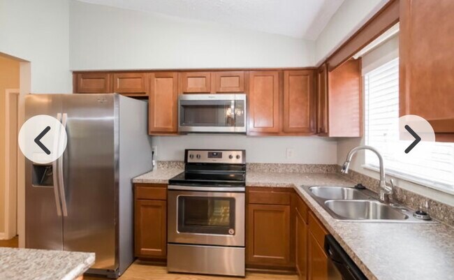 Foto del edificio - 3709 Foxcroft Rd