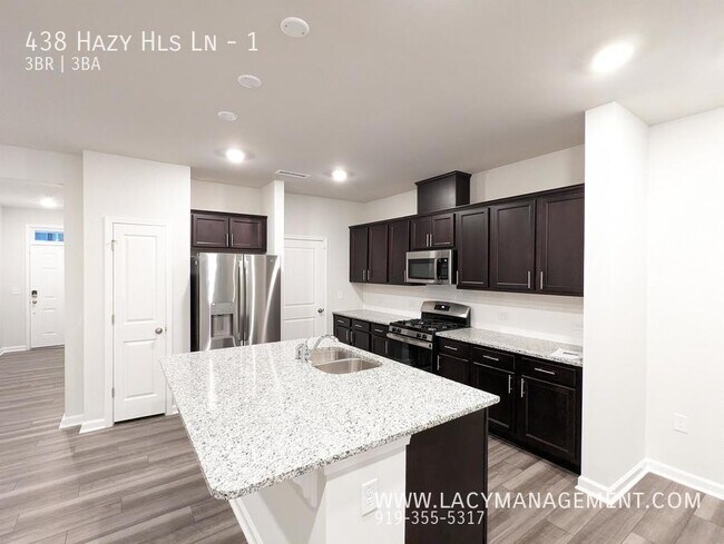 Foto del edificio - 438 Hazy Hls Ln