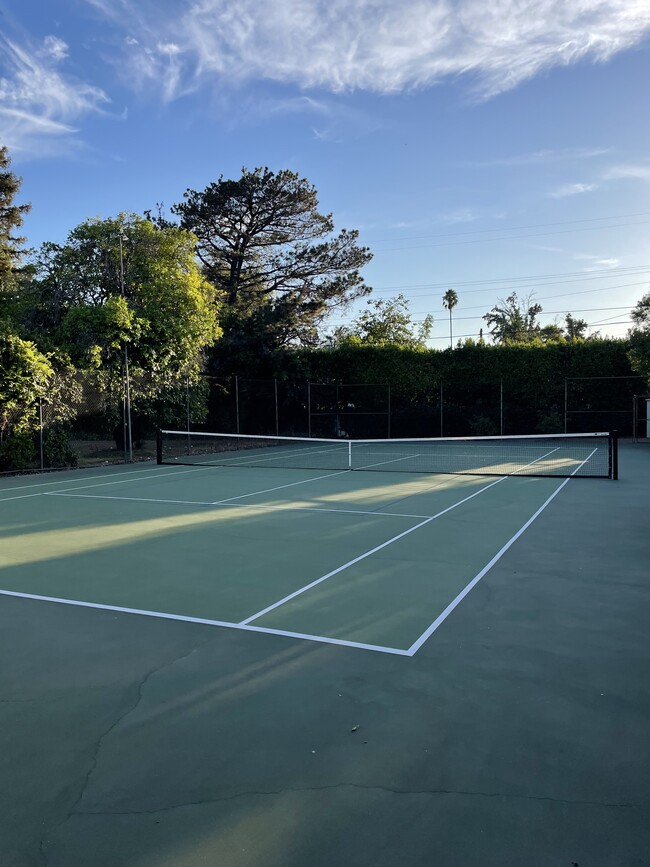 Tennis/Pickleball court - 5861 Varna Ave