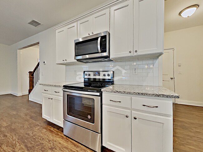 Building Photo - 134 McBee St