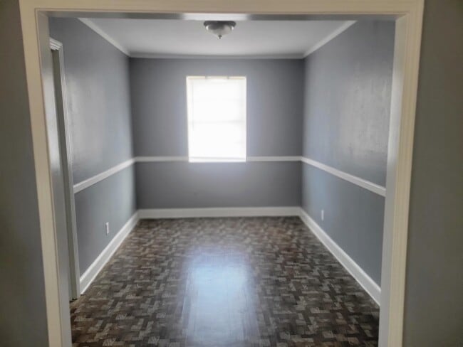 Building Photo - 1570 Rebecca St