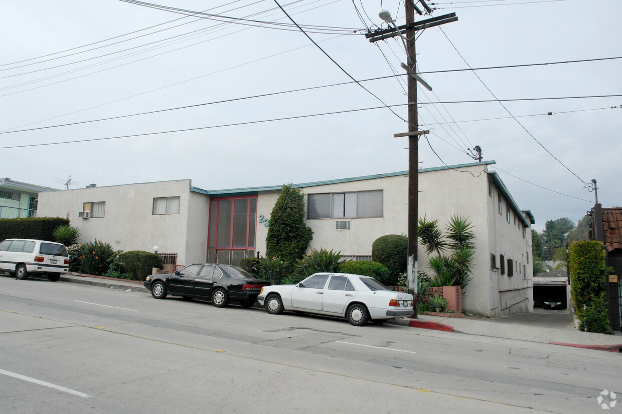 Primary Photo - 2365 Glendale Blvd