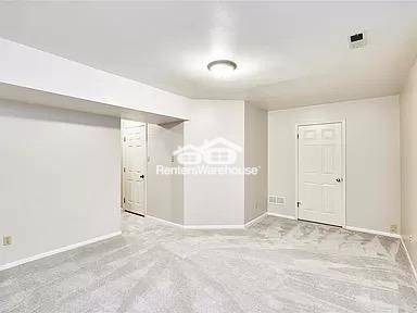 Building Photo - 15675 Ferncreek Dr