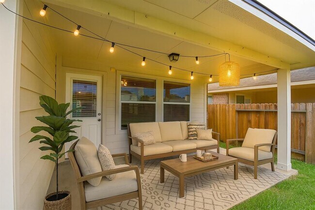 Building Photo - 26923 Glacier Creek Dr