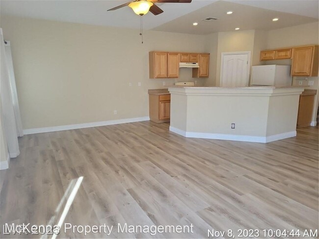 Building Photo - 3 br, 2.5 bath House - 3413 Robust Robin P...