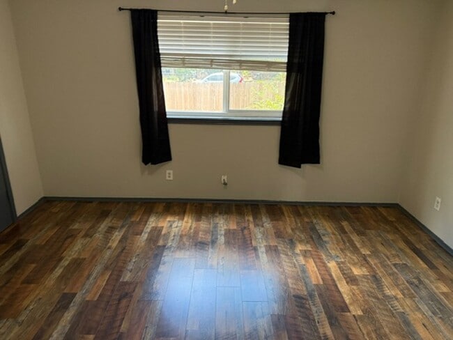 Foto del edificio - 1113 Dartmouth Ave