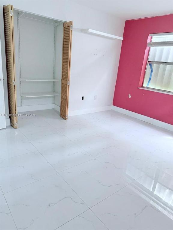 Foto del edificio - 1401 NE 191st St