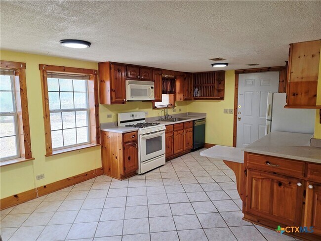 Foto del edificio - 14942 Cedar Valley Rd