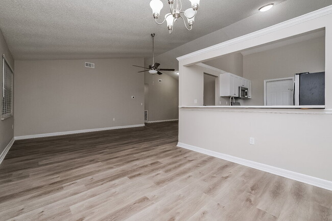 Foto del edificio - 7964 Putnam Cir