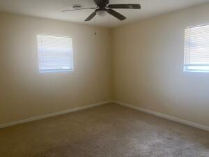 Foto del edificio - 348 Deerwood Ct