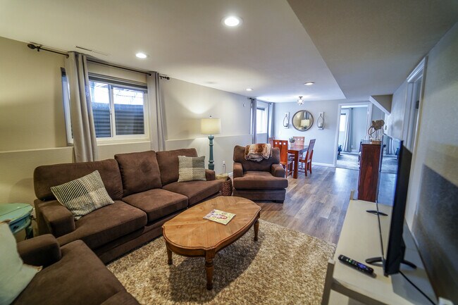 Foto del edificio - 809 Pioneer Ln