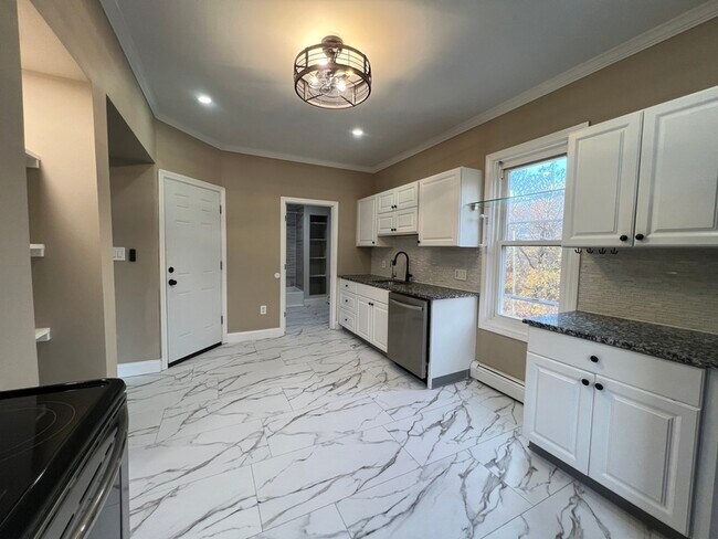 Building Photo - 380 Wilson Rd