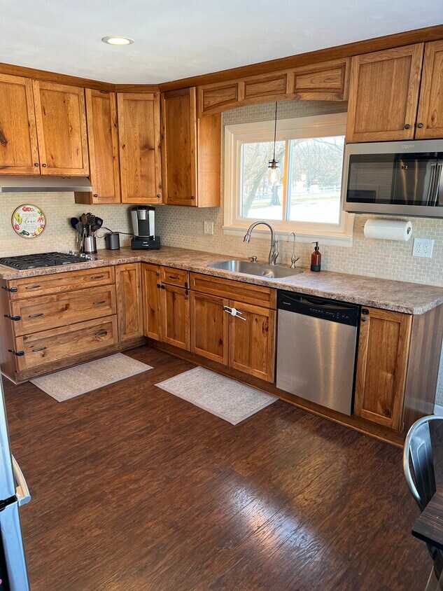Kitchen - 1411 W 125th Ct