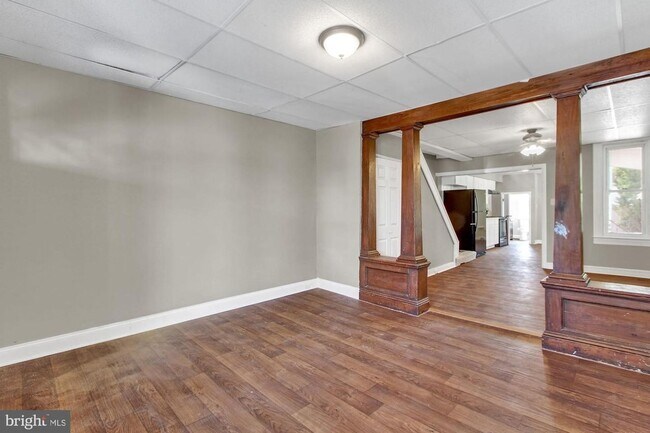 Foto del edificio - Three bedroom townhome East York