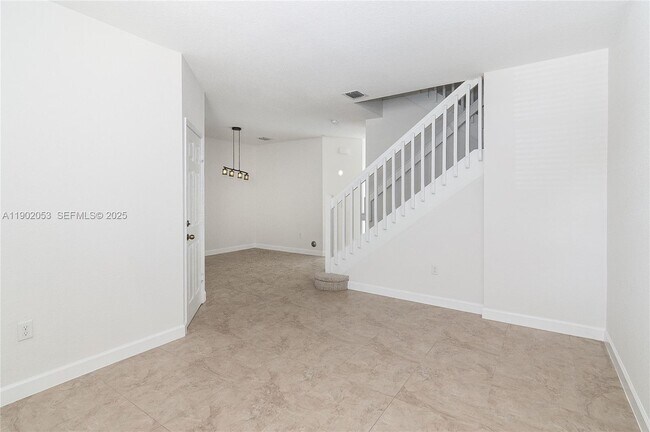 Foto del edificio - 1027 NE 207th St