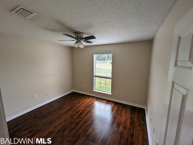 Foto del edificio - 12971 Labradors Run