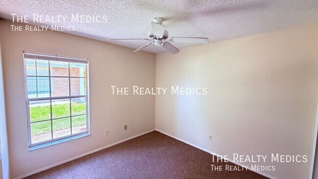 Foto del edificio - 10725 Brice Ct