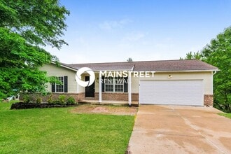 Building Photo - 738 Pine Haven Dr