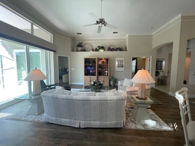 Foto del edificio - Furnished Home in East Lake Woodlands
