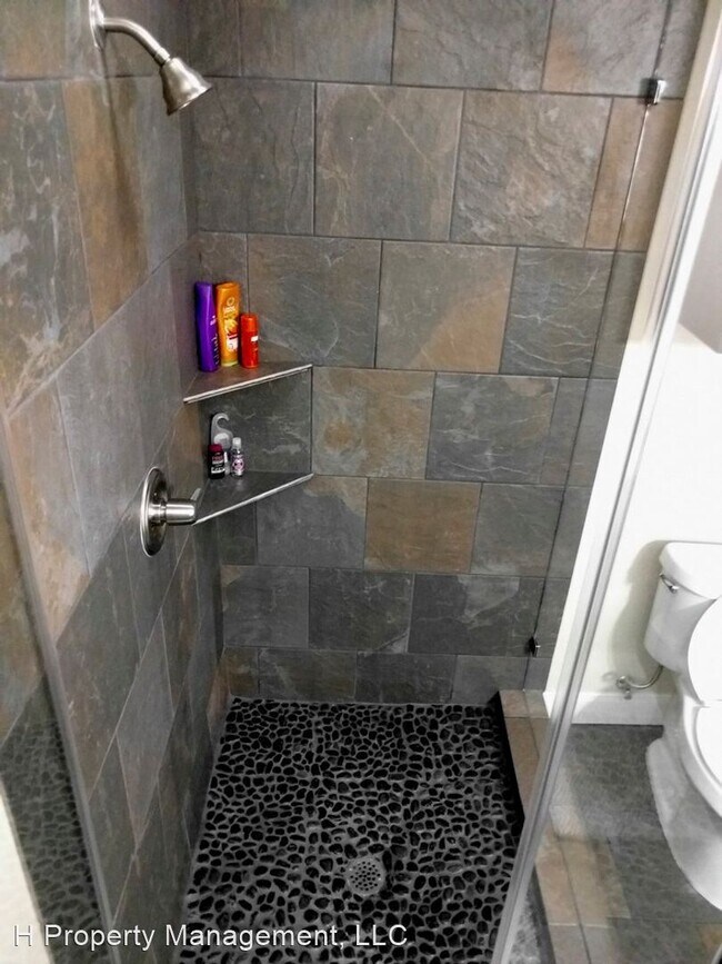 Building Photo - 4 br, 2 bath Room For Rent - 1706 Bolsover St
