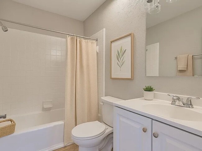 Building Photo - 914 Winthorne Dr