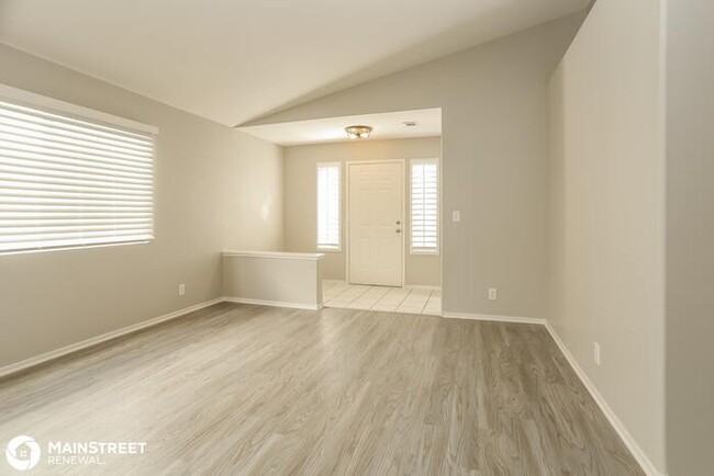 Building Photo - 6039 Shadow Oak Dr, North Las Vegas, NV 89031