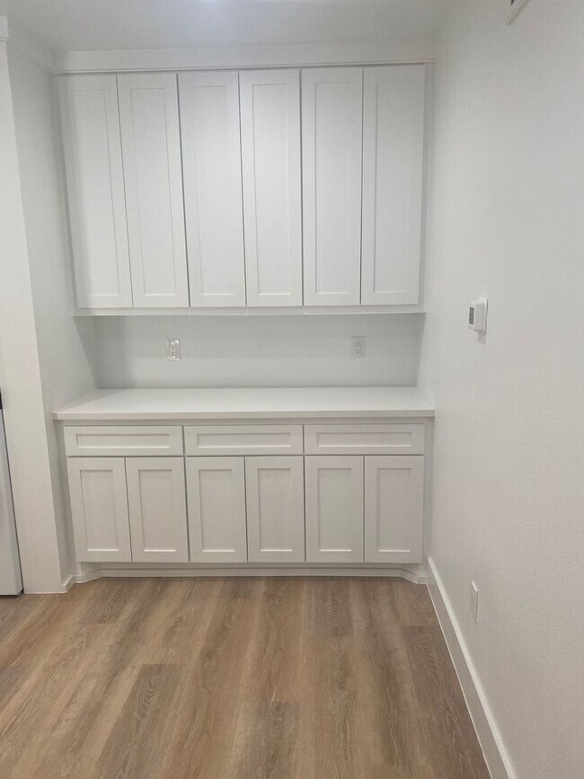 Foto del edificio - Marina Pointe One Bedroom Unit