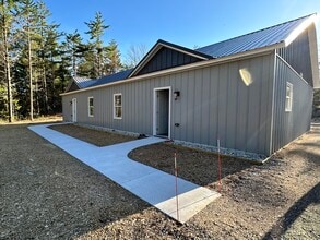 Building Photo - 560 White Pine Dr