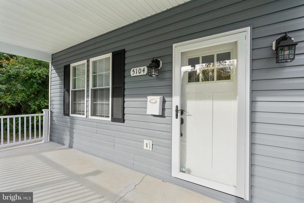 Foto principal - 5104 Midwood Ave