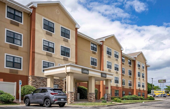 Building Photo - Furnished Studio-Pittsburgh - West Mifflin
